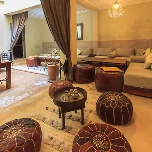La Porte De L'oasis Bed and breakfast